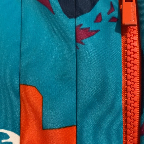 Vibrant scuba pleated dress - Picture 3 of 3